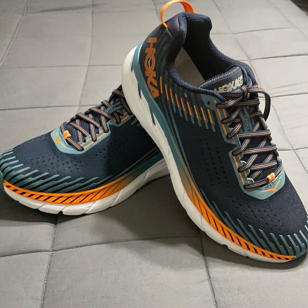 Hoka One One Men’s 10.5 Clifton 5 NWOT